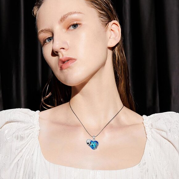 Sterling Silver Gothic Skull Necklace with Austrian Crystal, 20+2" Chain - Picture 2 of 7